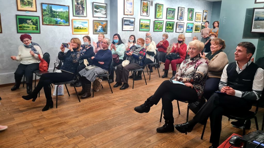в клубе городской интеллигенции